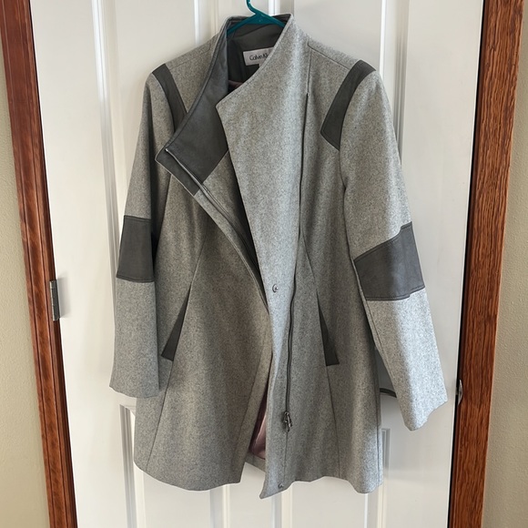 Calvin Klein wool coat with leather trim - Picture 7 of 7